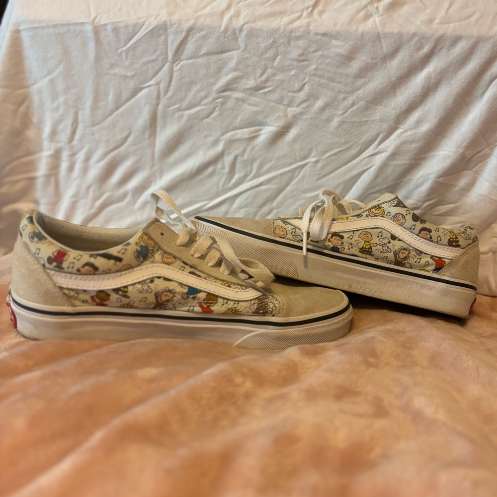 Van’s Old Skool Off The Wall Snoopy Peanuts Shoe | Limited Edition | Women’s 7.0